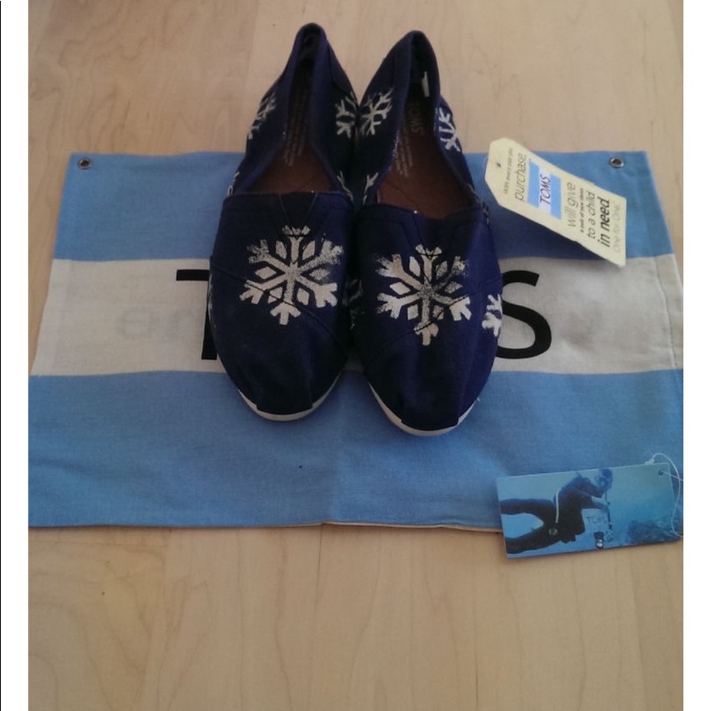 Brand New Toms Navy Blue Snowflake